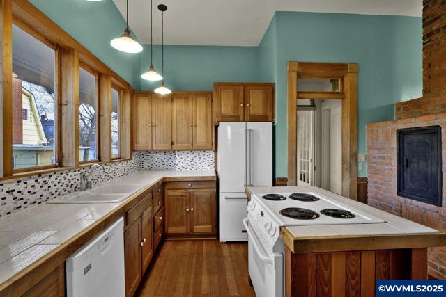 632 Baker St SE, Albany, OR 97321