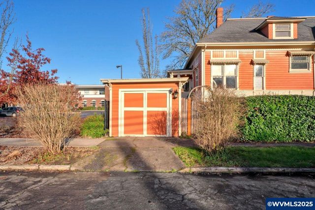 632 Baker St SE, Albany, OR 97321