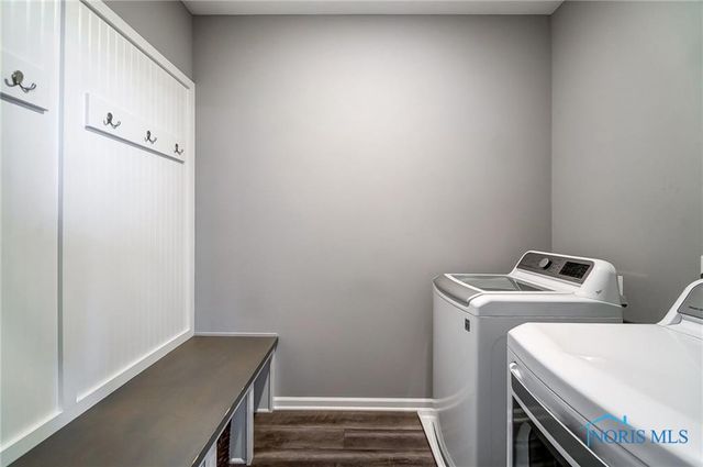 100 Bentley Drive, Perrysburg, OH 43551