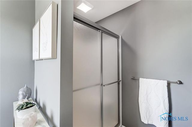 100 Bentley Drive, Perrysburg, OH 43551