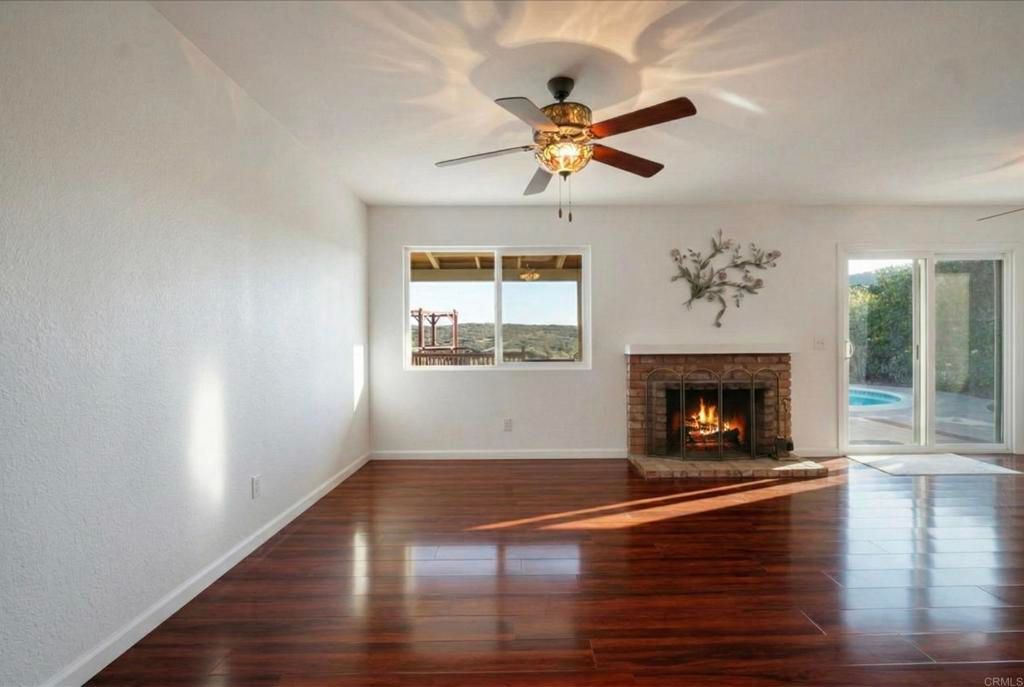 Image 12 of property listing at 4359 Serena Avenue, Oceanside, CA 92056