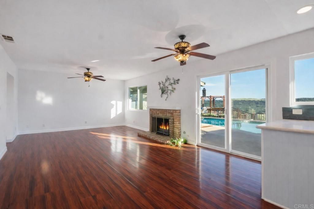 Image 5 of property listing at 4359 Serena Avenue, Oceanside, CA 92056