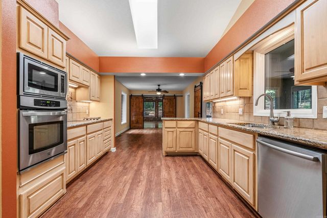 4 Curso Lane, Hot Springs Village, AR 71909