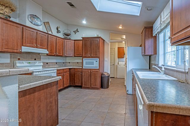 2179 HACKAMORE Drive, Overgaard, AZ 85933