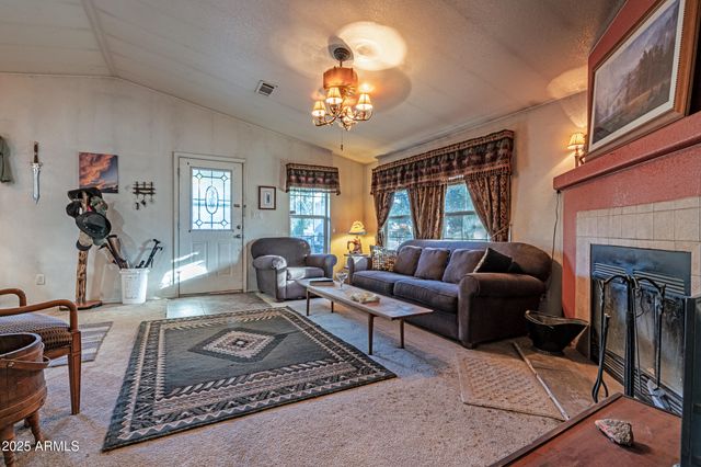 2179 HACKAMORE Drive, Overgaard, AZ 85933