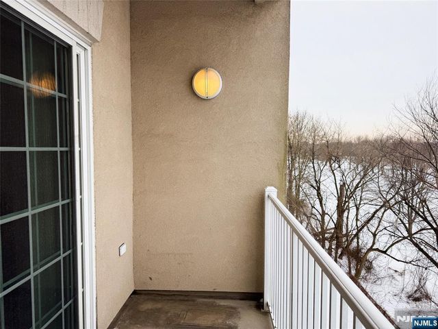 1305 Windsor Park Court 305, Englewood, NJ 07631