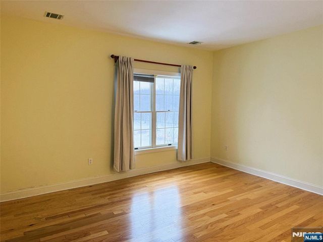 1305 Windsor Park Court 305, Englewood, NJ 07631