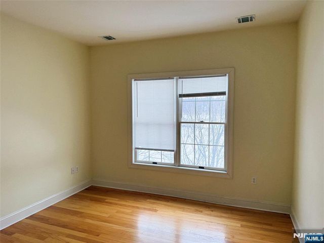 1305 Windsor Park Court 305, Englewood, NJ 07631