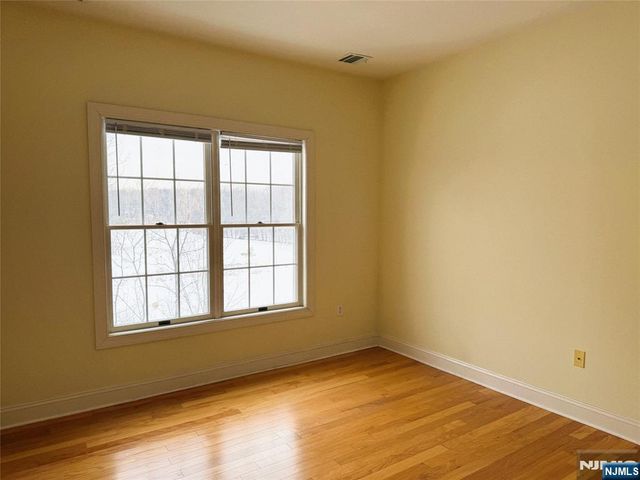 1305 Windsor Park Court 305, Englewood, NJ 07631