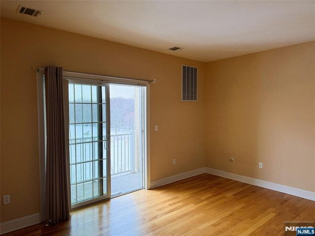 1305 Windsor Park Court 305, Englewood, NJ 07631