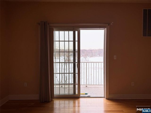 1305 Windsor Park Court 305, Englewood, NJ 07631