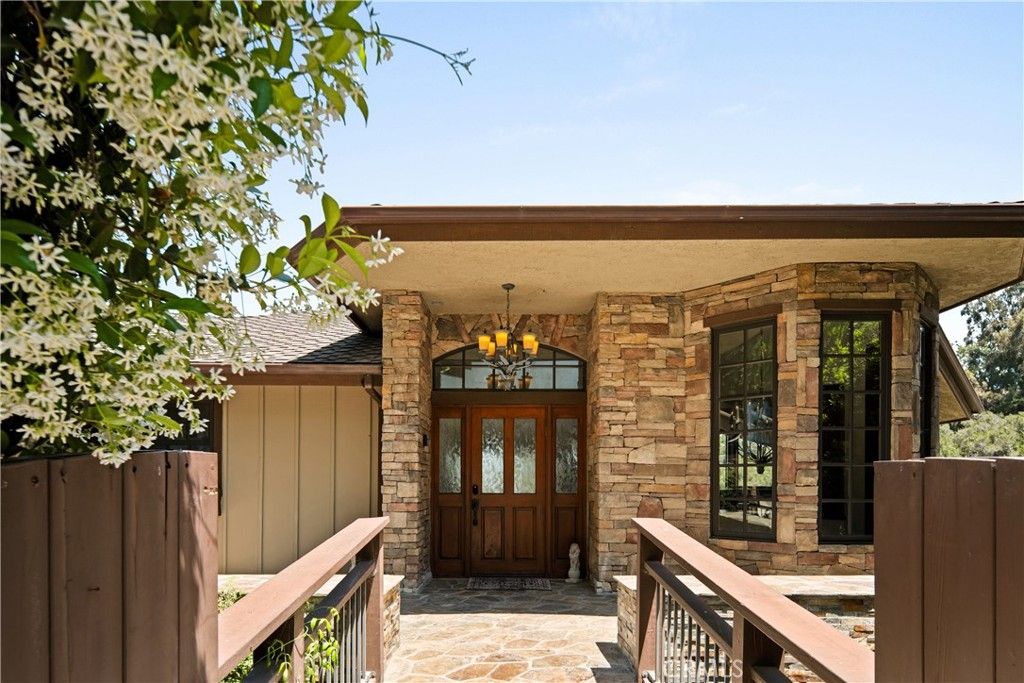 Image 20 of property listing at 4117 Vanetta Place, Studio City, CA 91604