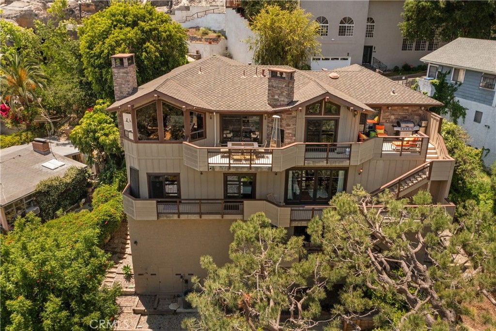 Image 29 of property listing at 4117 Vanetta Place, Studio City, CA 91604