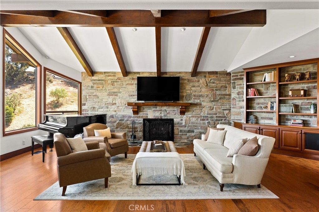 Image 5 of property listing at 4117 Vanetta Place, Studio City, CA 91604