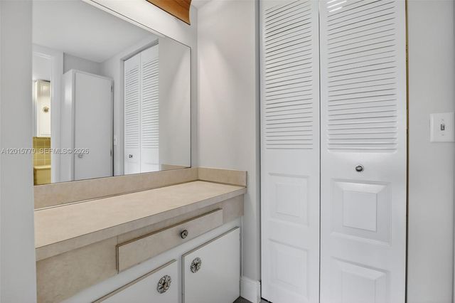 3050 NE 16th Ave 407, Oakland Park, FL 33334