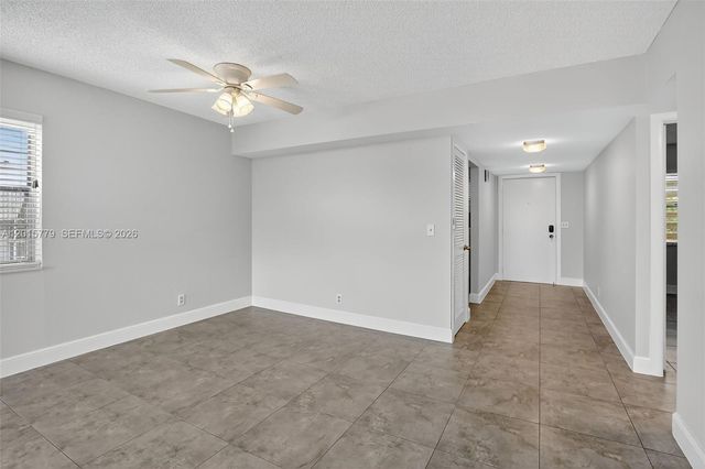 3050 NE 16th Ave 407, Oakland Park, FL 33334