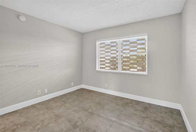 3050 NE 16th Ave 407, Oakland Park, FL 33334