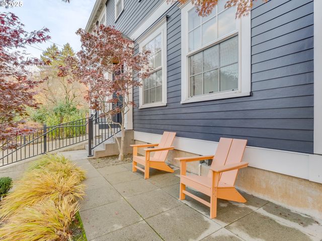 2416 Ne REGENTS Dr, Portland, OR 97212