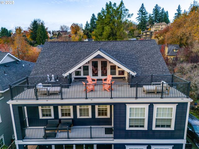 2416 Ne REGENTS Dr, Portland, OR 97212