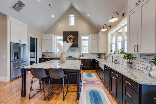 639 Piney Creek Rd, Hohenwald, TN 38462