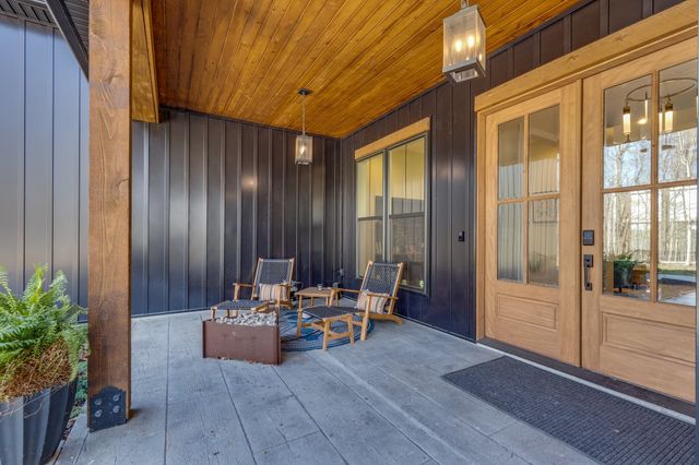 639 Piney Creek Rd, Hohenwald, TN 38462
