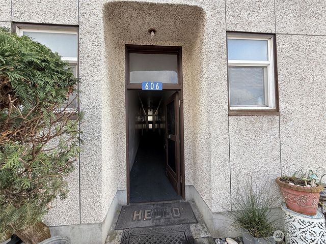 606 Greenleaf Avenue, Burlington, WA 98233