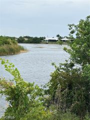 2412 NW 6th PL, Cape Coral, FL 33993