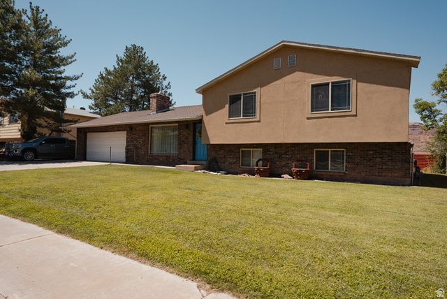 248 S HILLSIDE DR., Moab, UT 84532