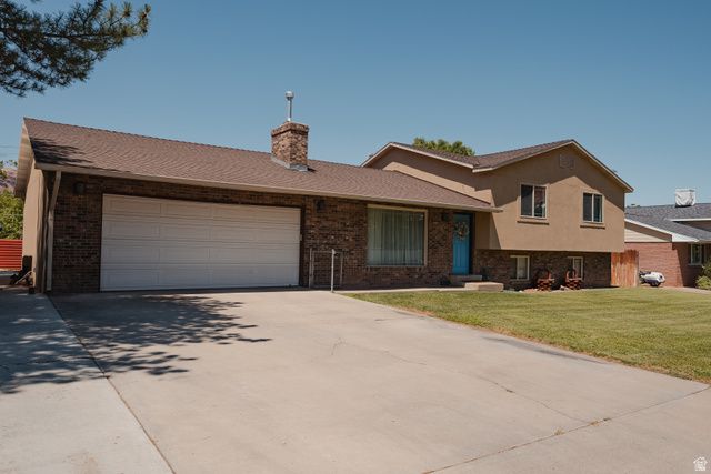 248 S HILLSIDE DR., Moab, UT 84532