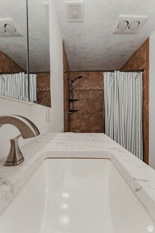 248 S HILLSIDE DR., Moab, UT 84532