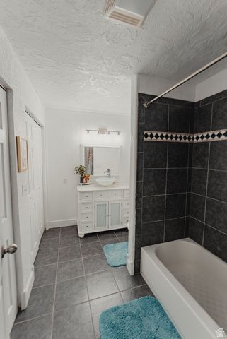 248 S HILLSIDE DR., Moab, UT 84532