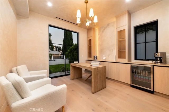 16749 Addison, Encino, CA 91436