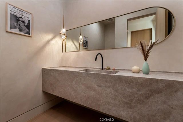 16749 Addison, Encino, CA 91436