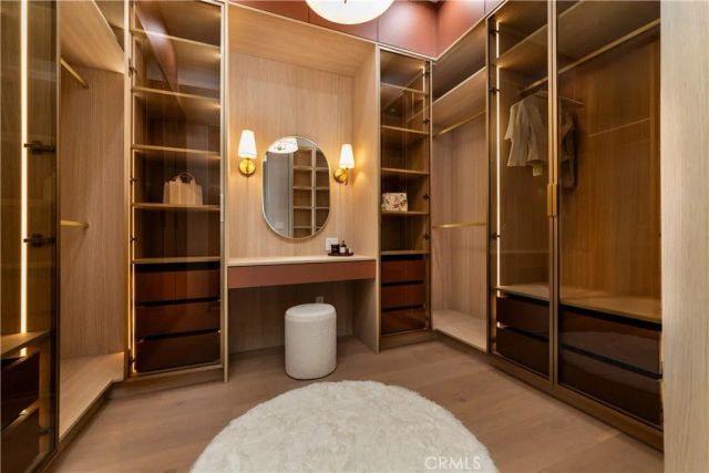 16749 Addison, Encino, CA 91436