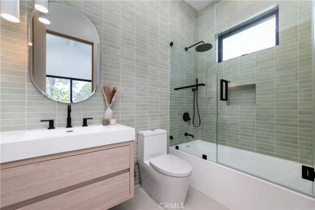 16749 Addison, Encino, CA 91436