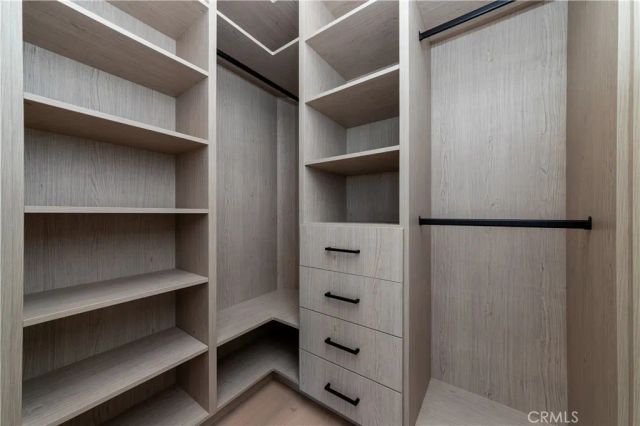 16749 Addison, Encino, CA 91436