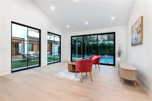 16749 Addison, Encino, CA 91436