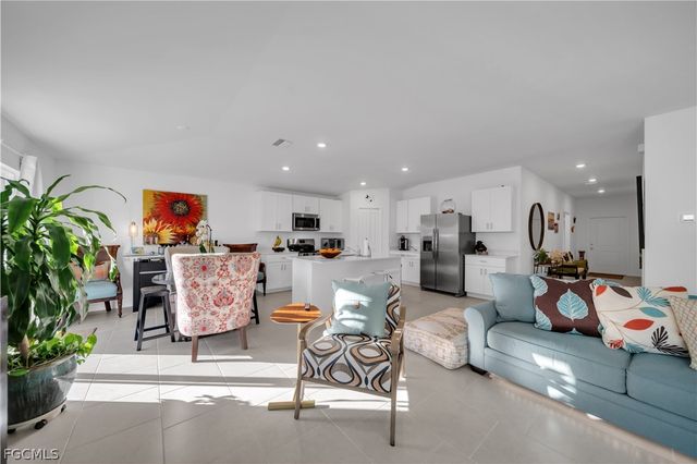 17567 Paradiso WAY, North Fort Myers, FL 33917