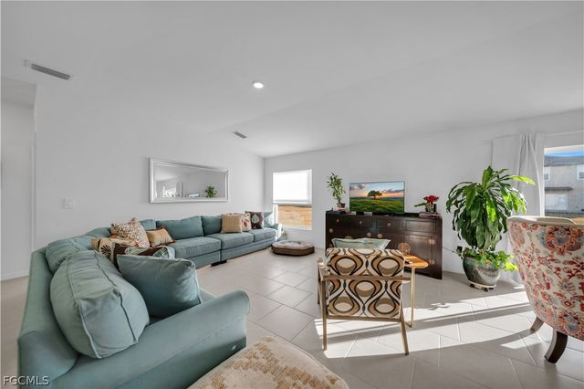 17567 Paradiso WAY, North Fort Myers, FL 33917