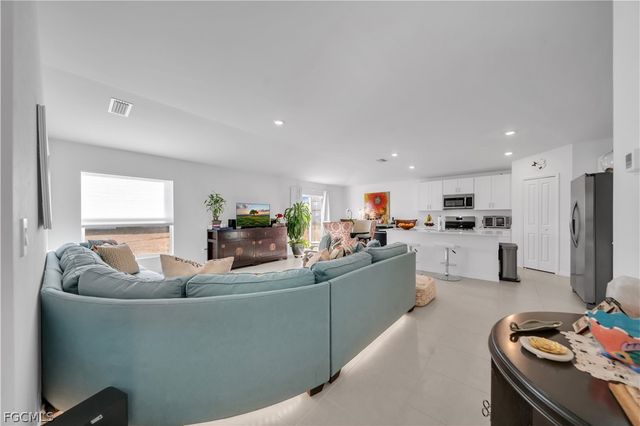 17567 Paradiso WAY, North Fort Myers, FL 33917