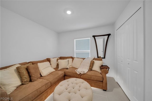 17567 Paradiso WAY, North Fort Myers, FL 33917