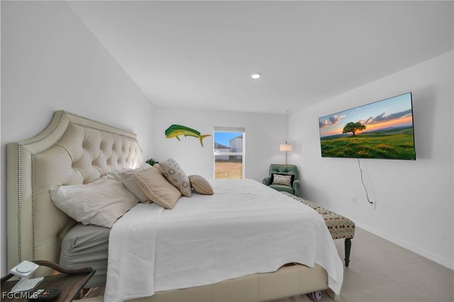 17567 Paradiso WAY, North Fort Myers, FL 33917