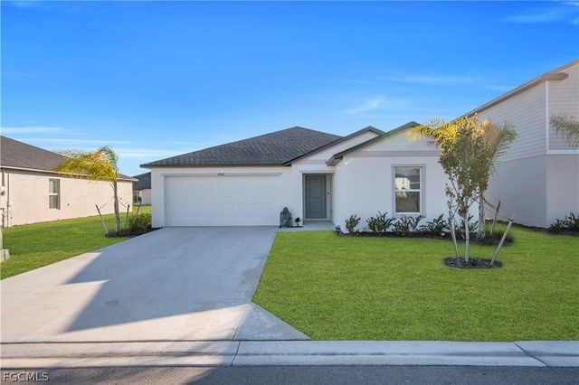 17567 Paradiso WAY, North Fort Myers, FL 33917