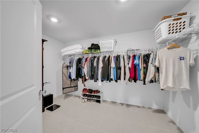 17567 Paradiso WAY, North Fort Myers, FL 33917