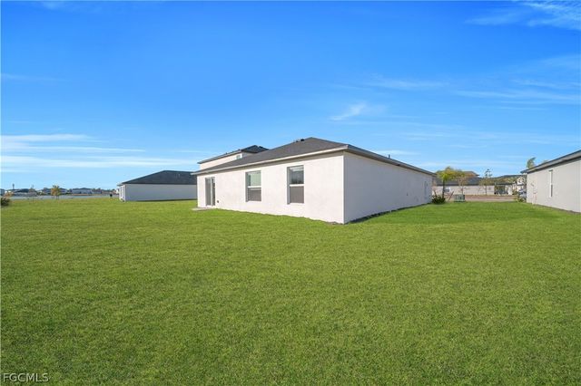 17567 Paradiso WAY, North Fort Myers, FL 33917