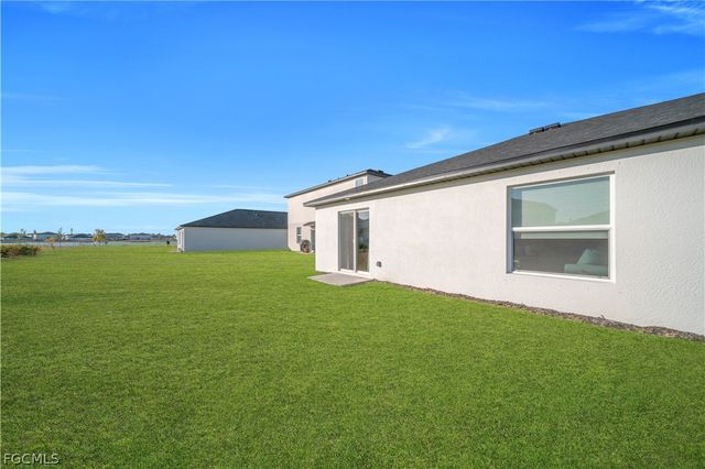 17567 Paradiso WAY, North Fort Myers, FL 33917