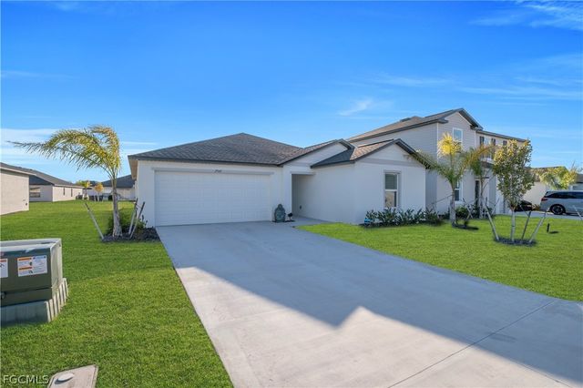 17567 Paradiso WAY, North Fort Myers, FL 33917