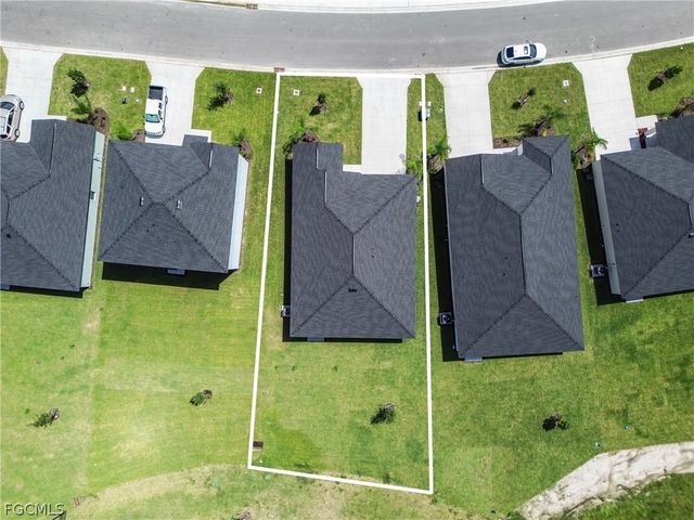 17567 Paradiso WAY, North Fort Myers, FL 33917