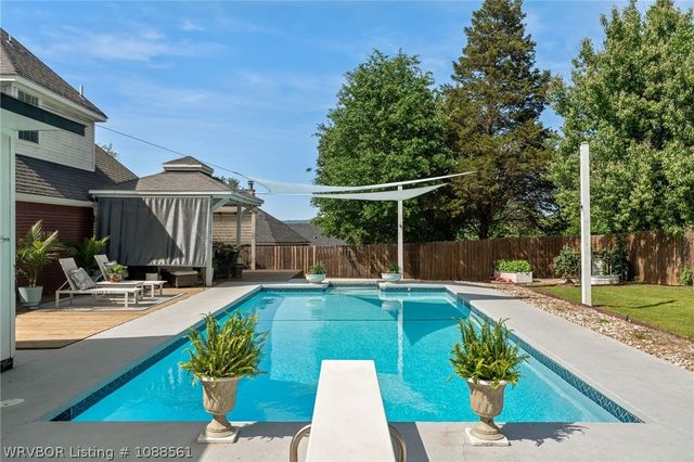 1606 Valley View Street, Van Buren, AR 72956