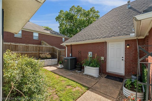 1606 Valley View Street, Van Buren, AR 72956